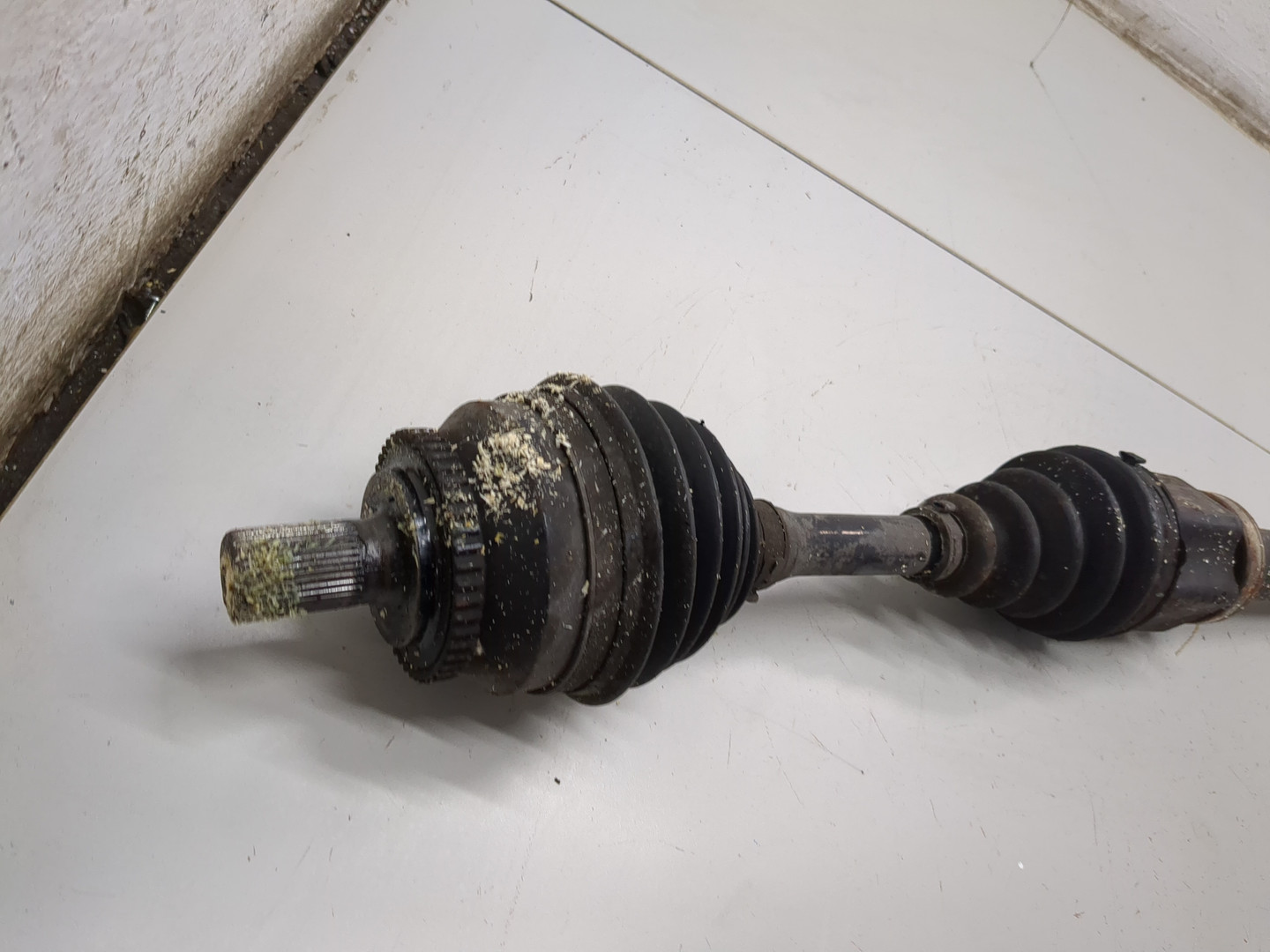 Полуось передняя правая