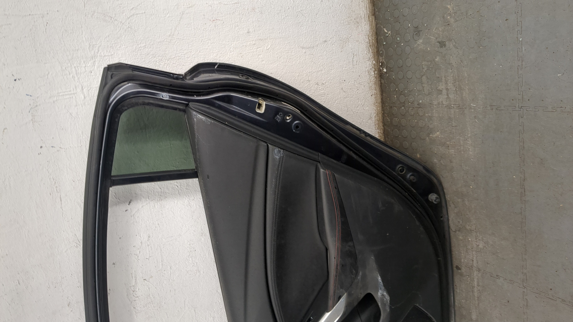 Дверь задняя правая