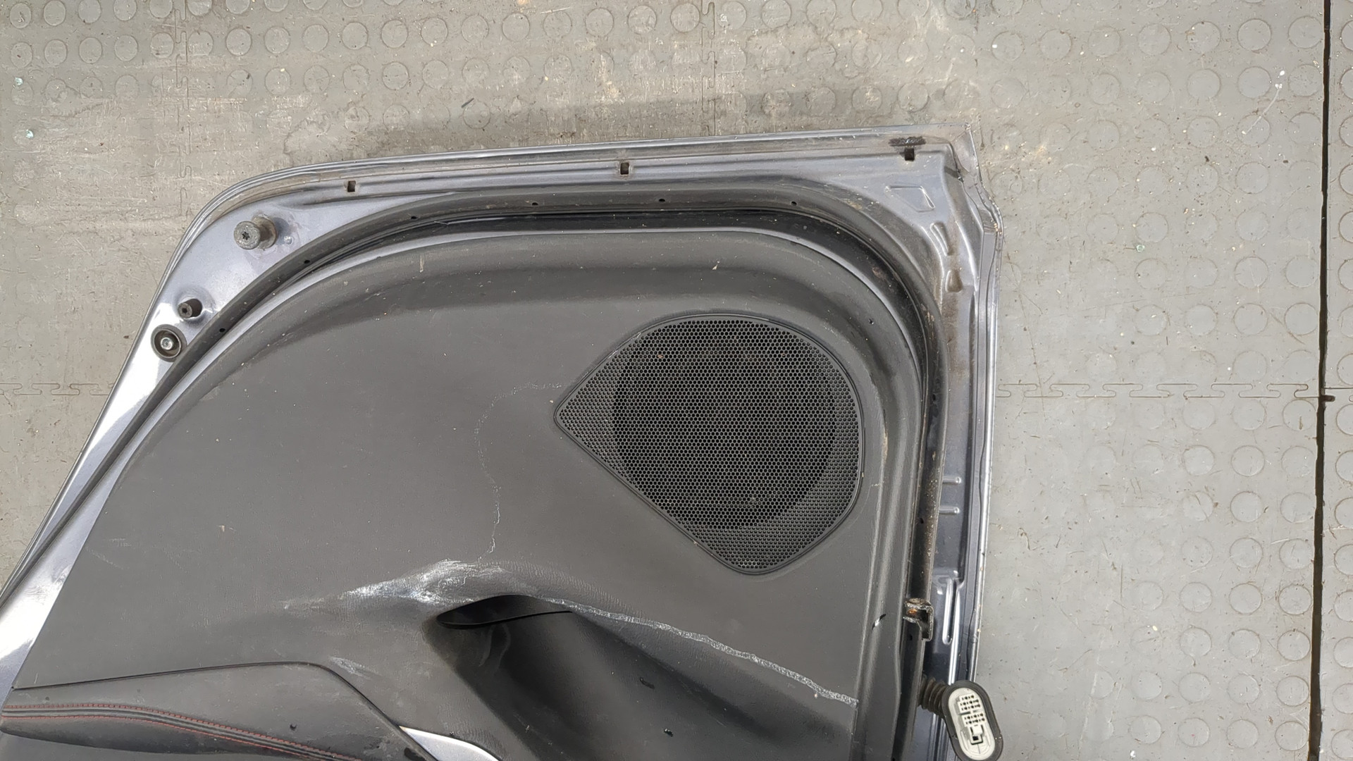 Дверь задняя правая