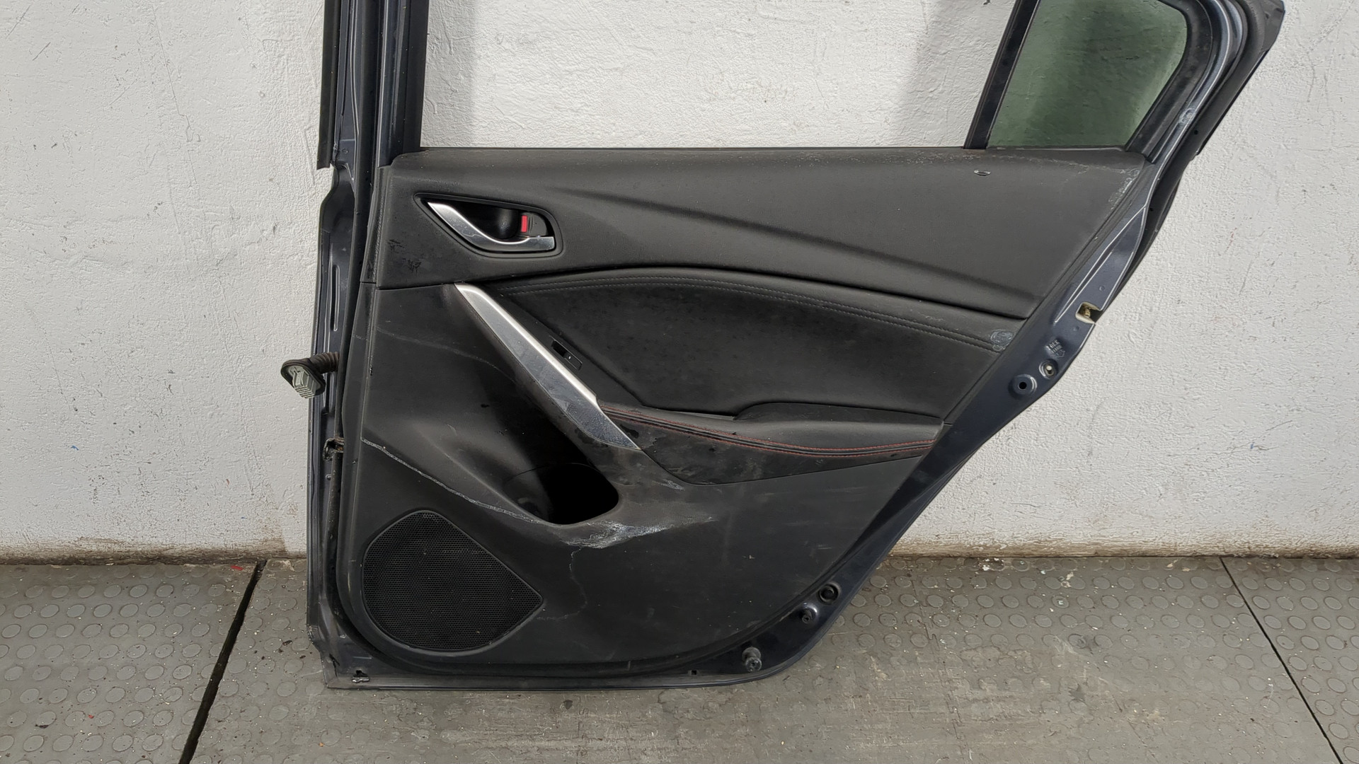 Дверь задняя правая