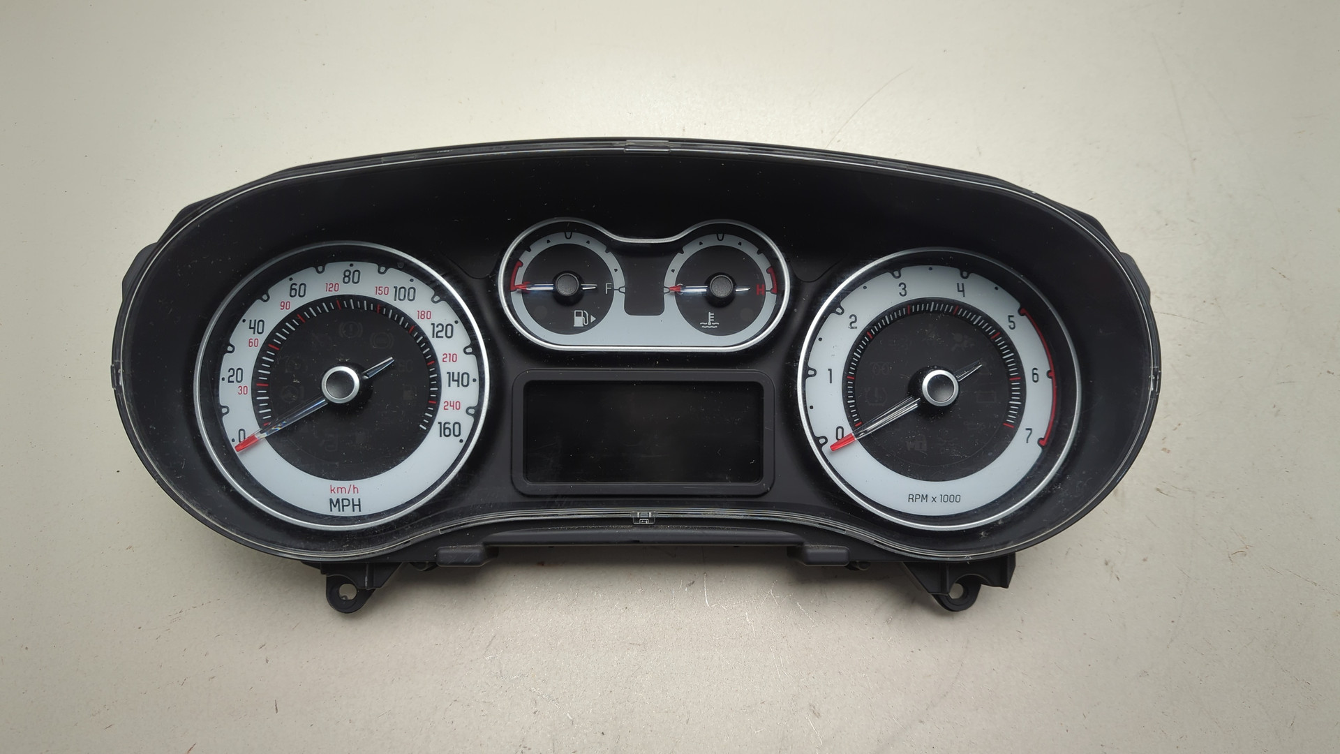 Панель приборов