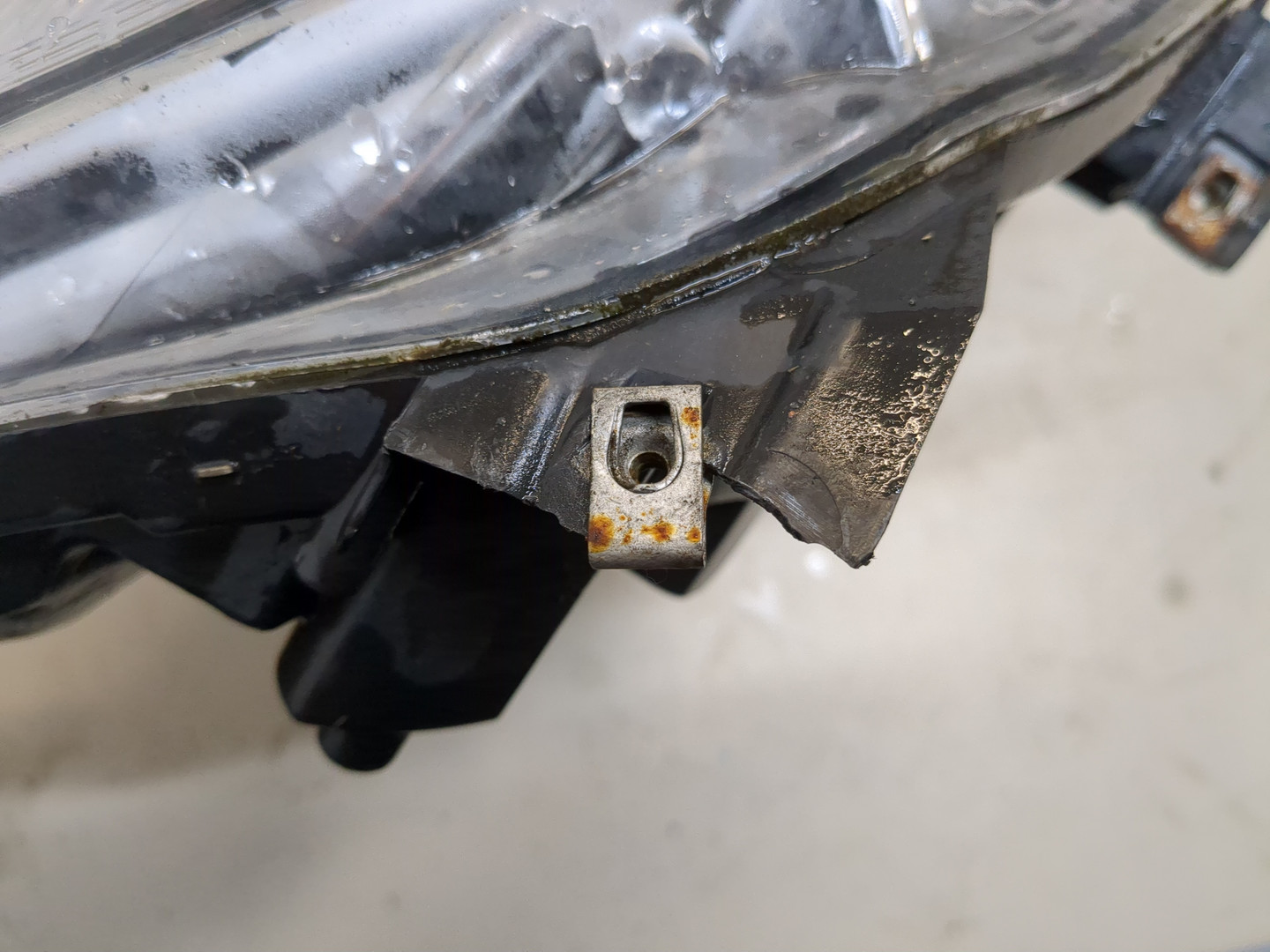 Фара правая