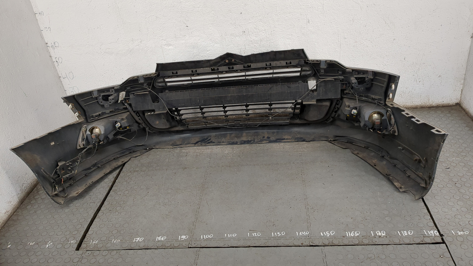 Бампер передний