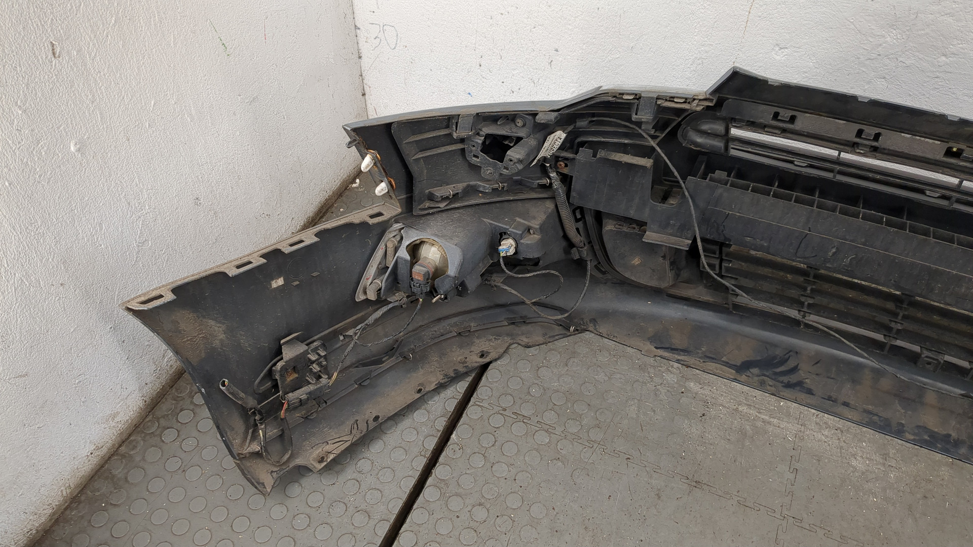 Бампер передний