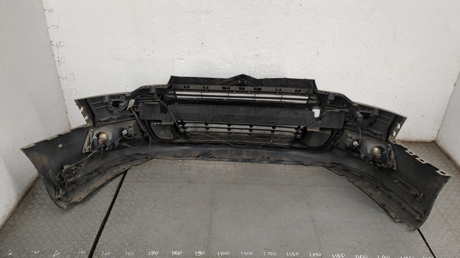 Бампер передний