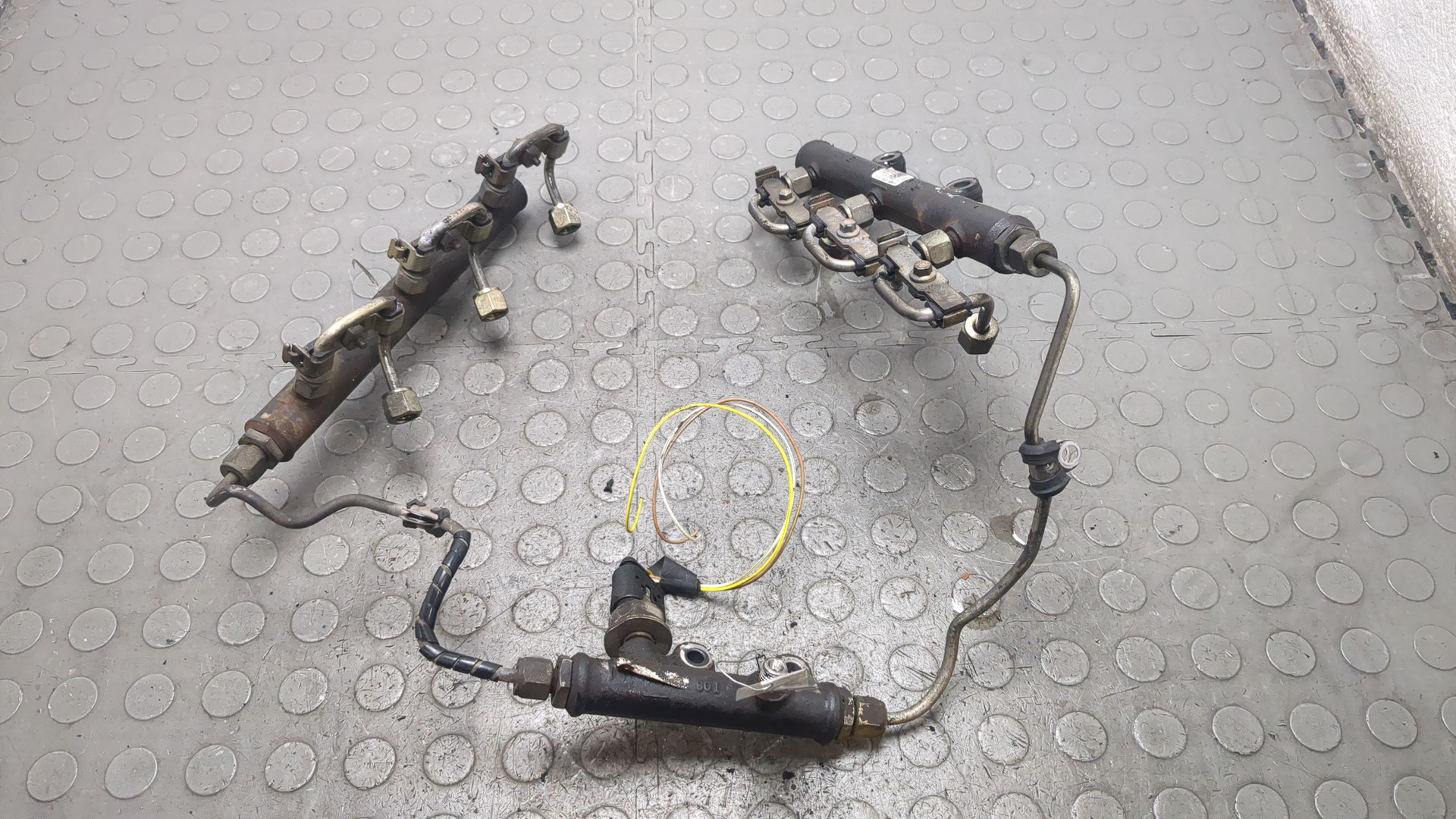 Рейка топливная (рампа)