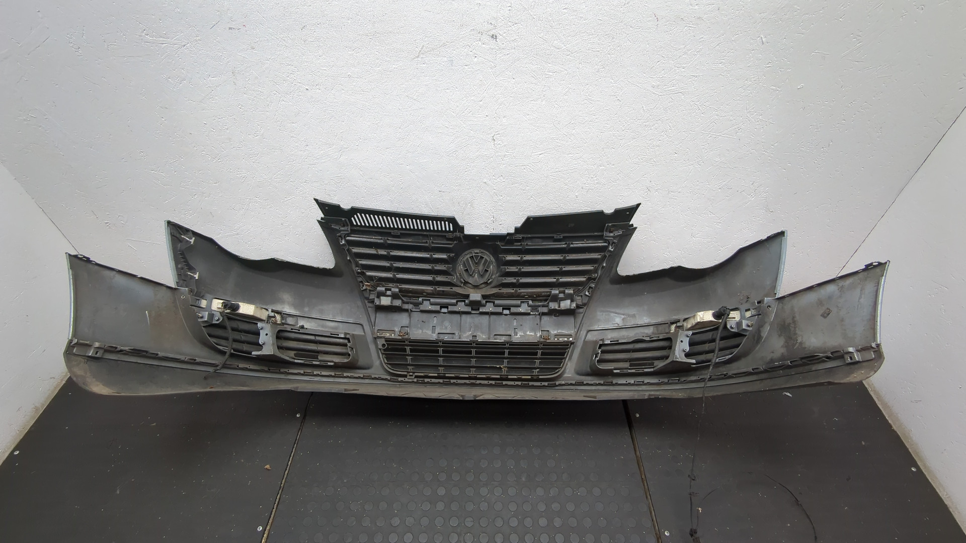 Бампер передний