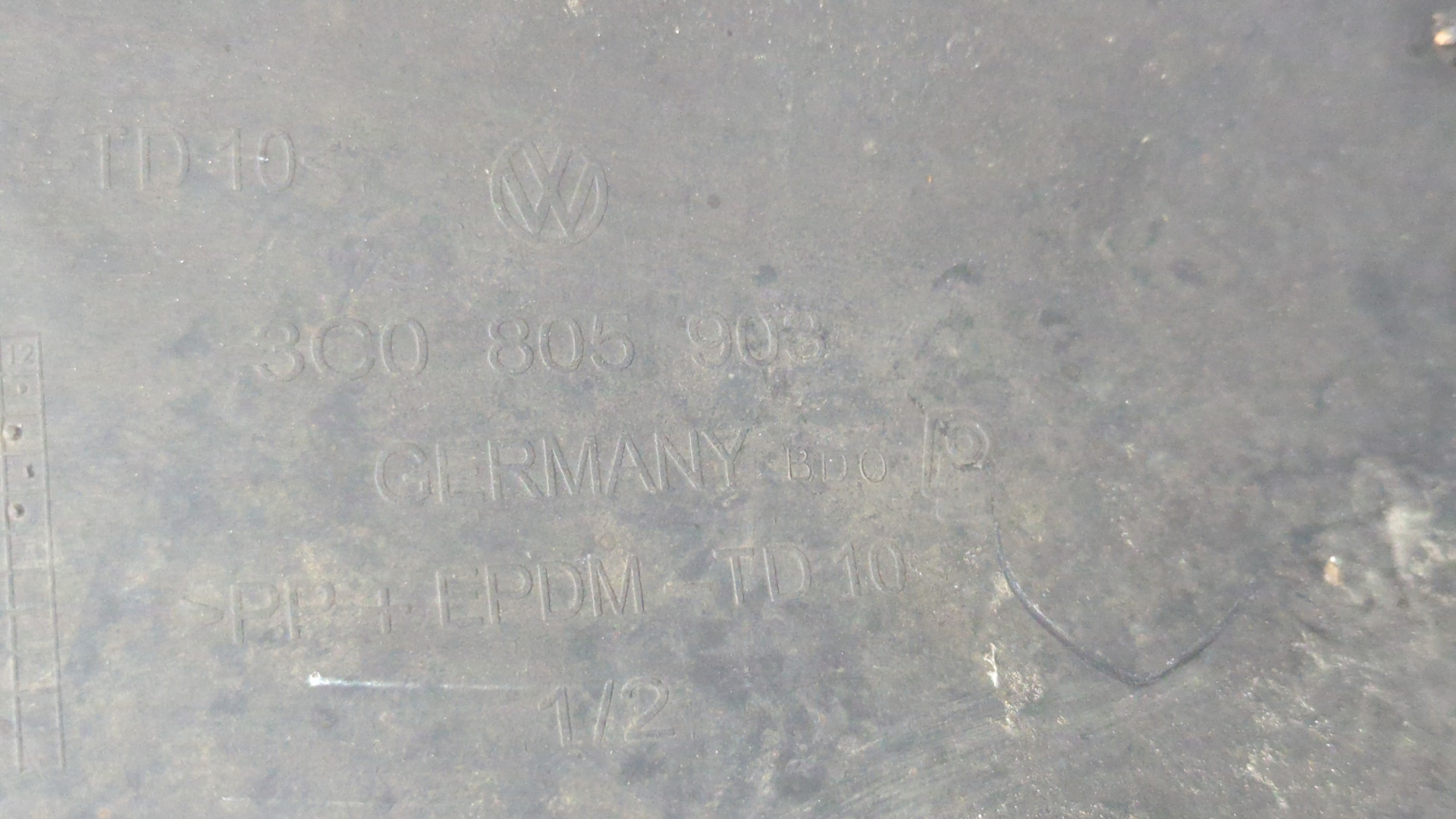 Бампер передний