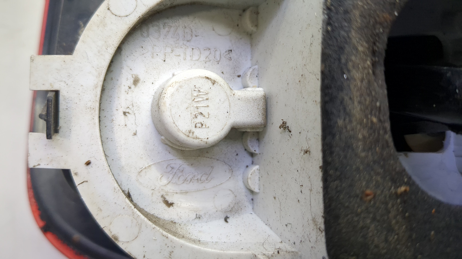 Фонарь задний левый