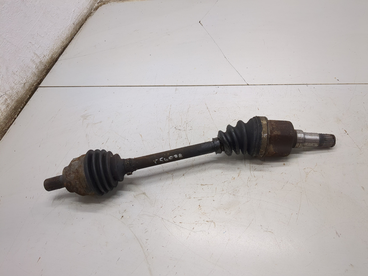 Полуось передняя левая