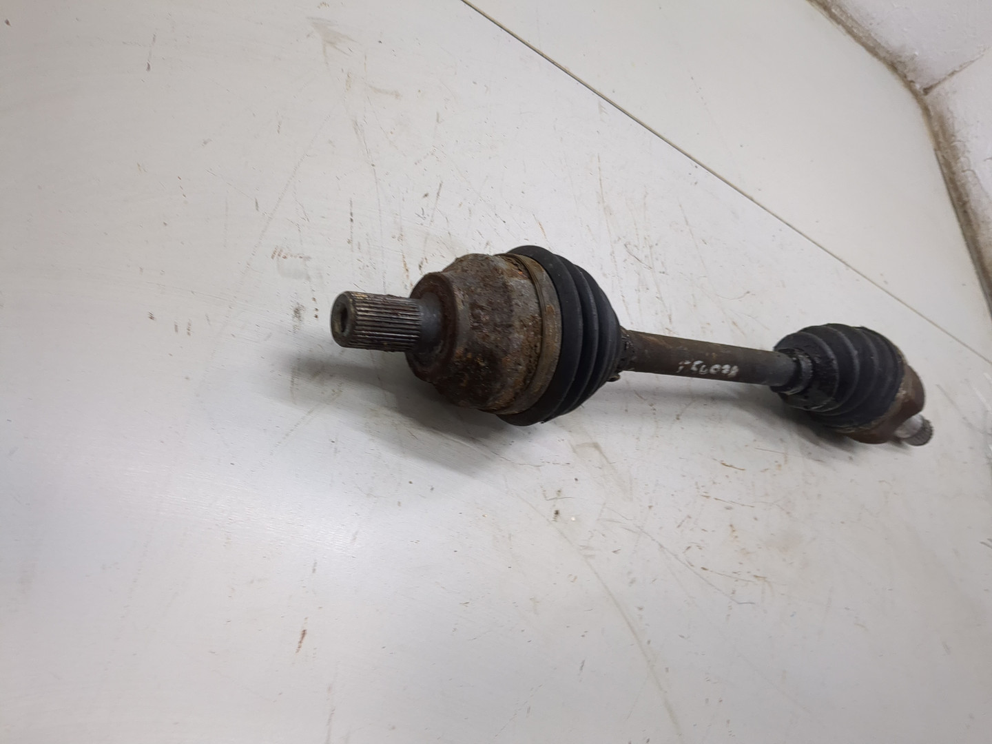 Полуось передняя левая