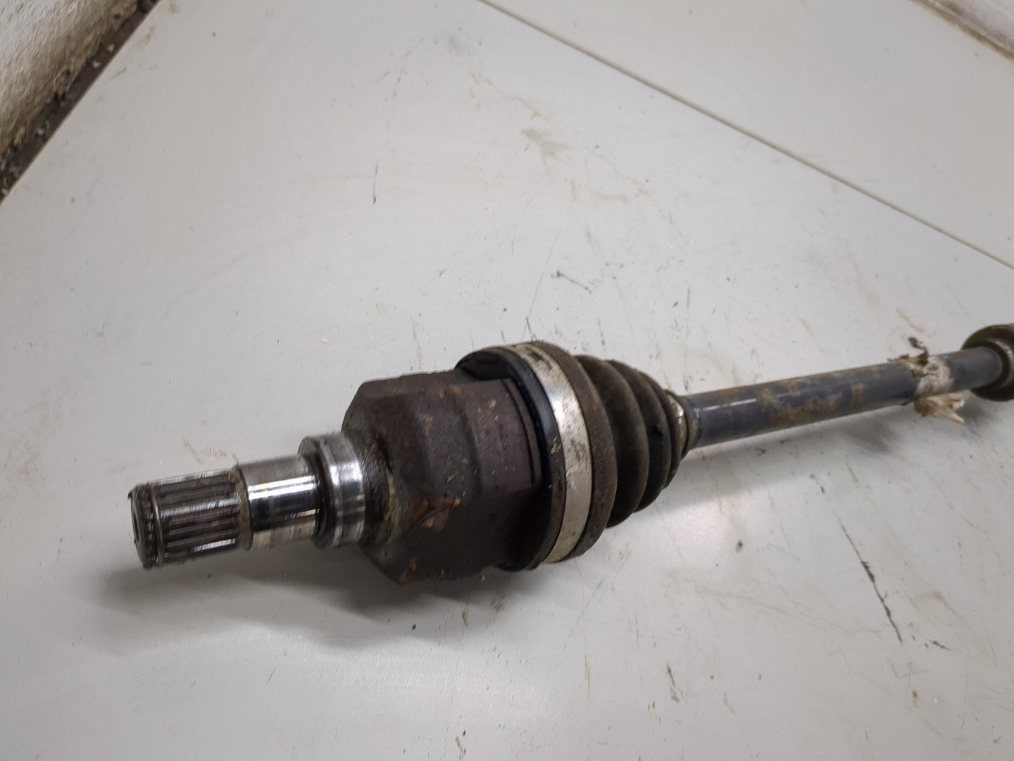 Полуось передняя правая