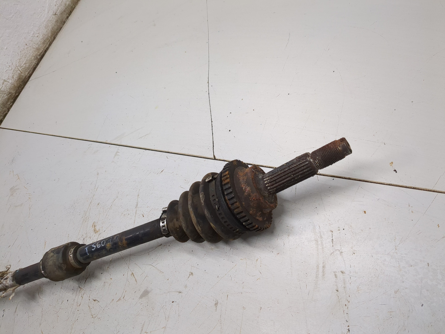 Полуось передняя правая