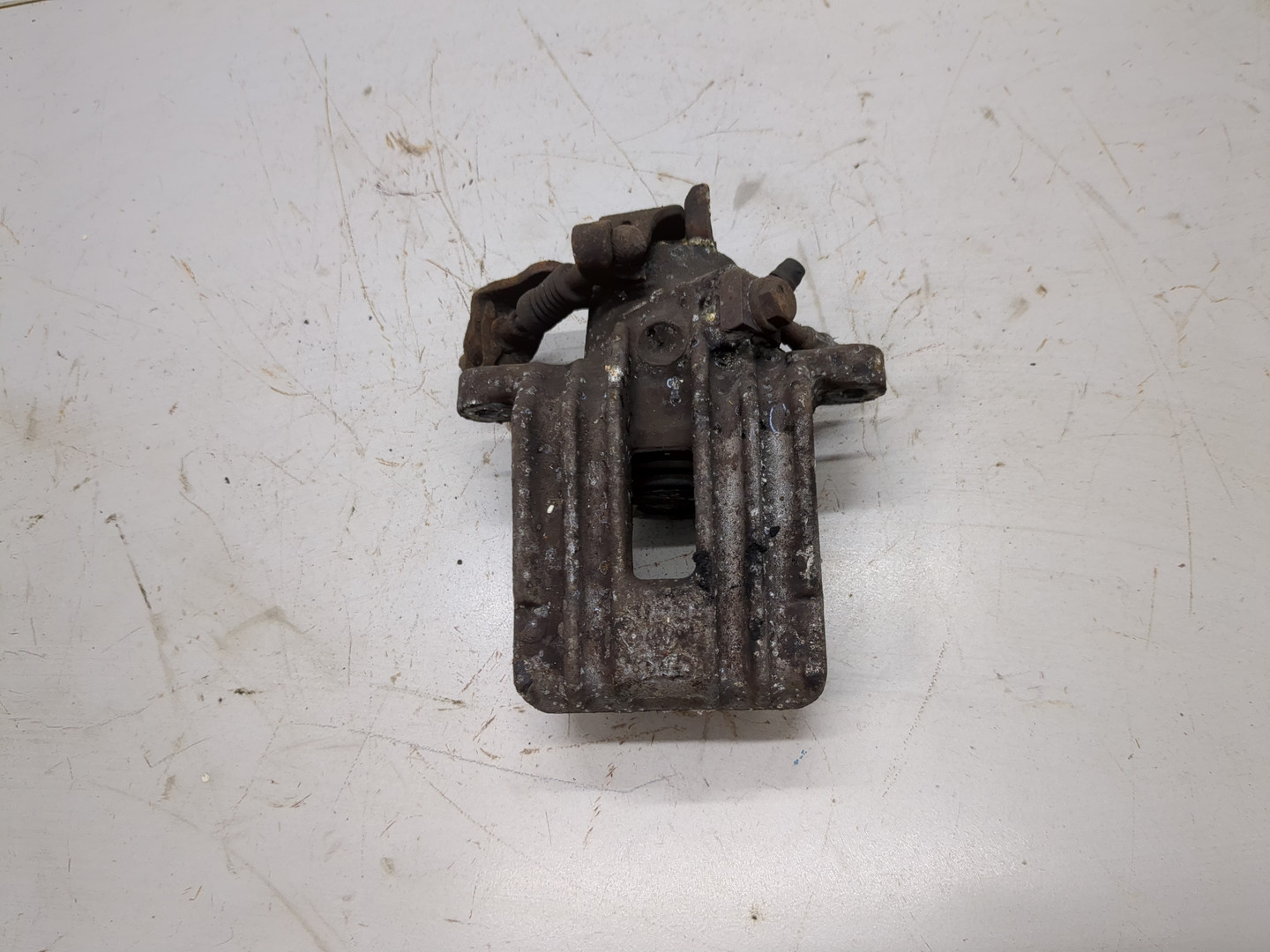 Суппорт задний правый