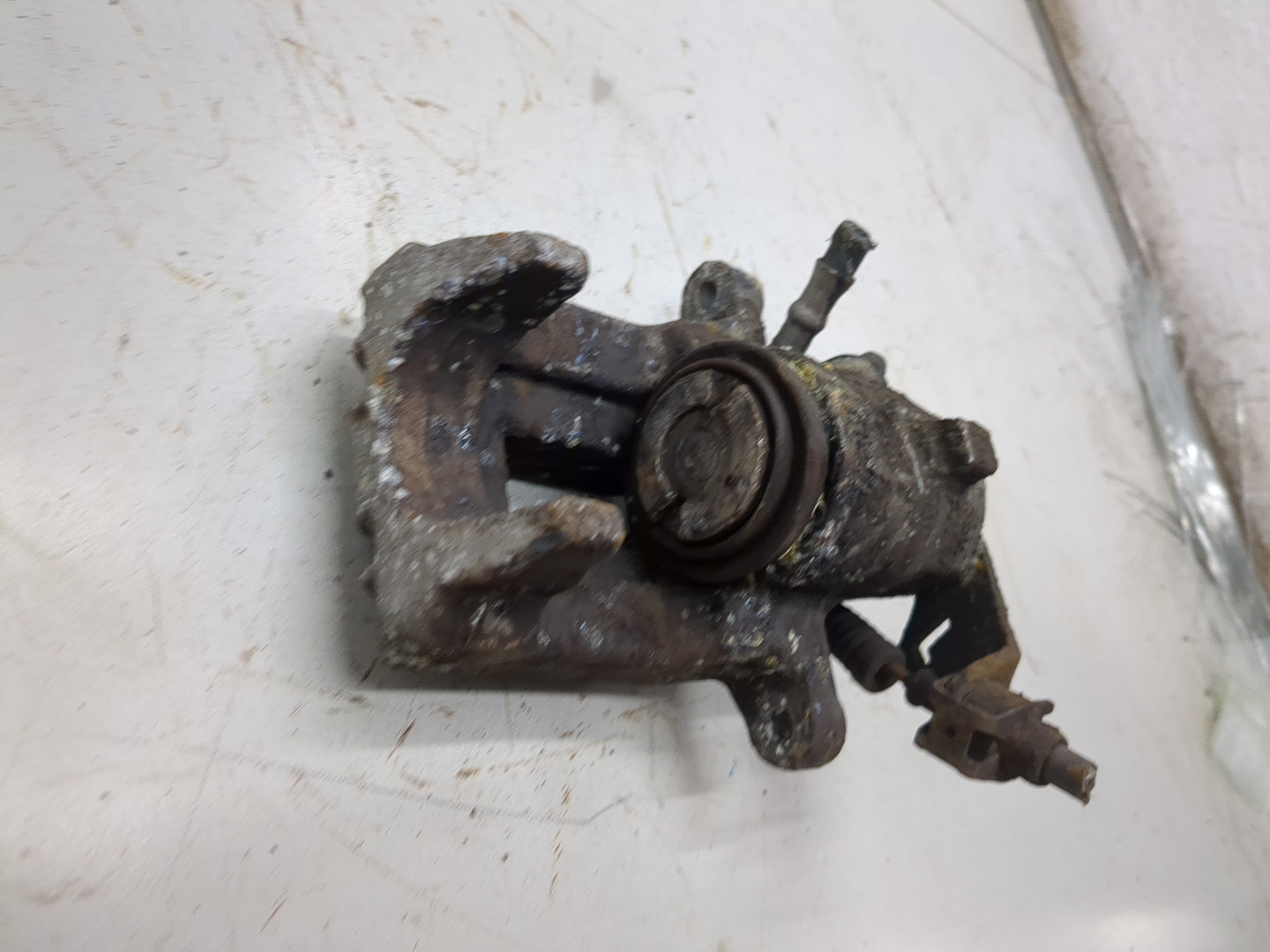 Суппорт задний правый