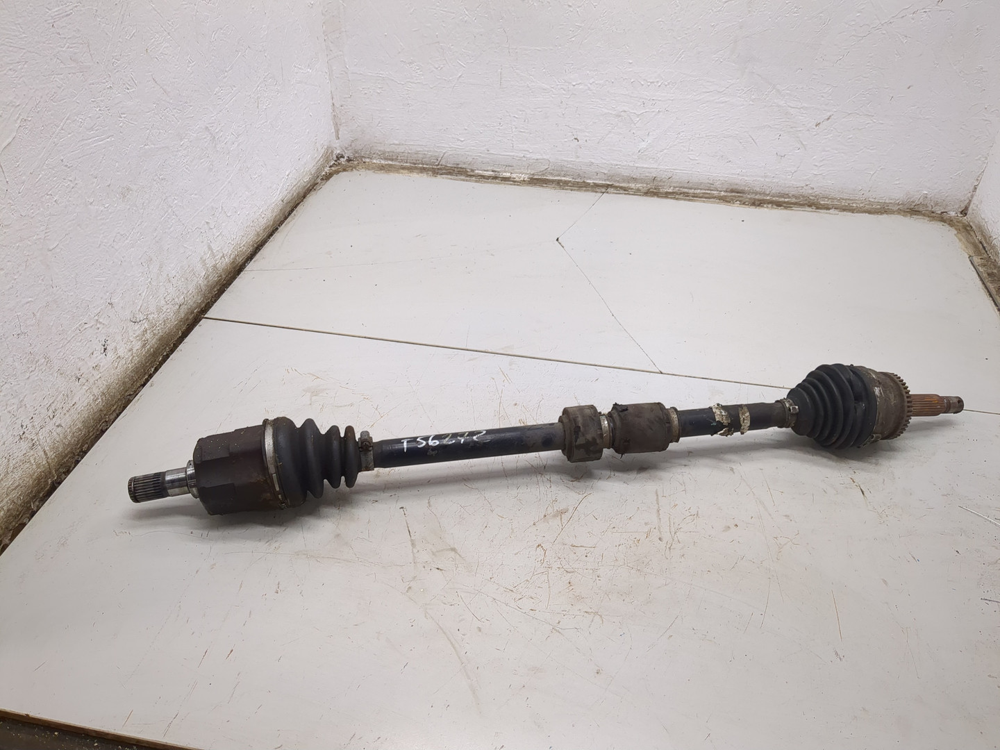 Полуось передняя правая