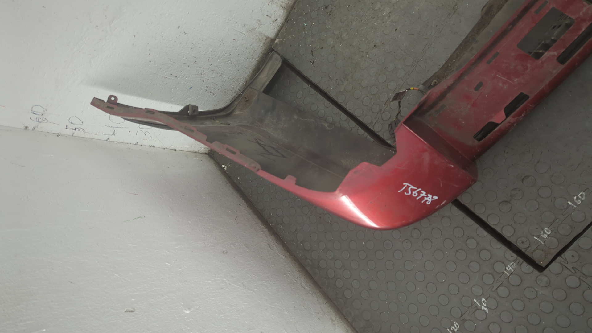 Бампер задний