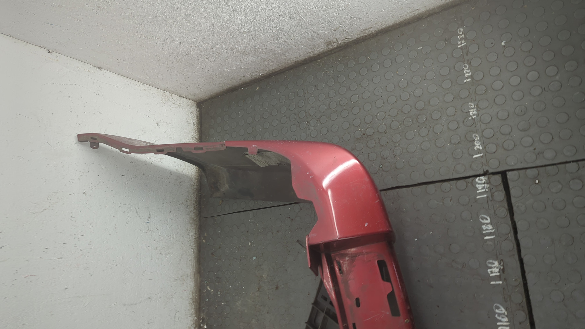 Бампер задний