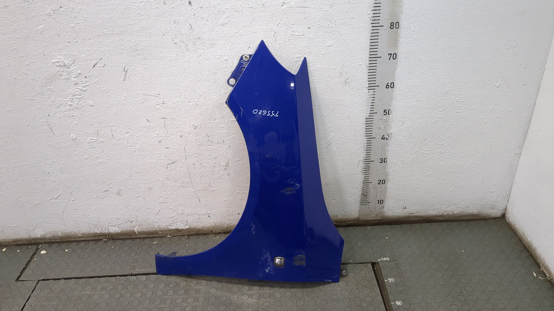 Крыло переднее левое