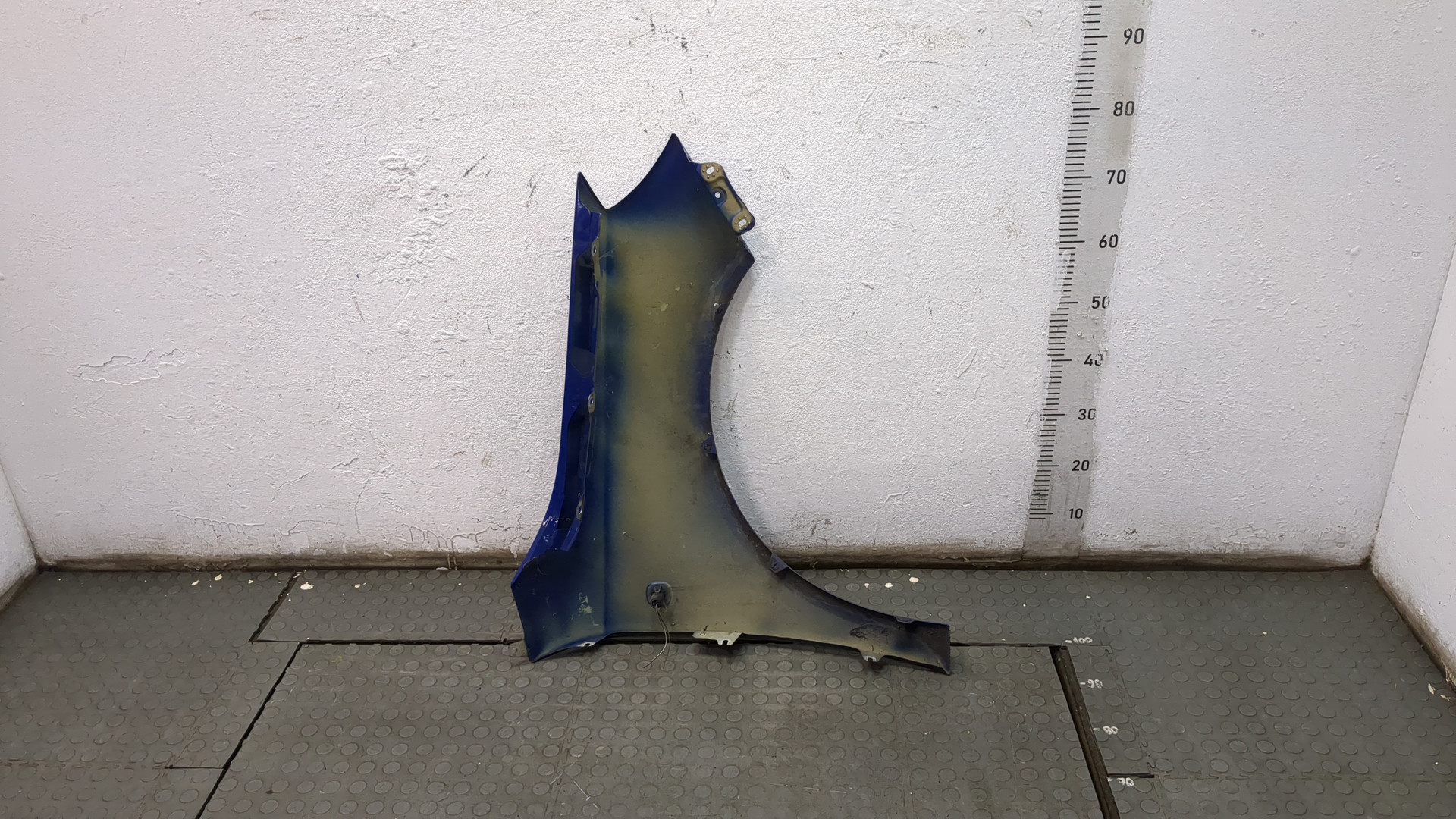 Крыло переднее левое