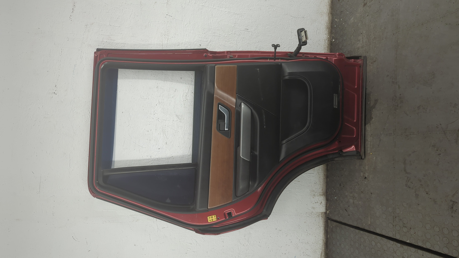 Дверь задняя левая