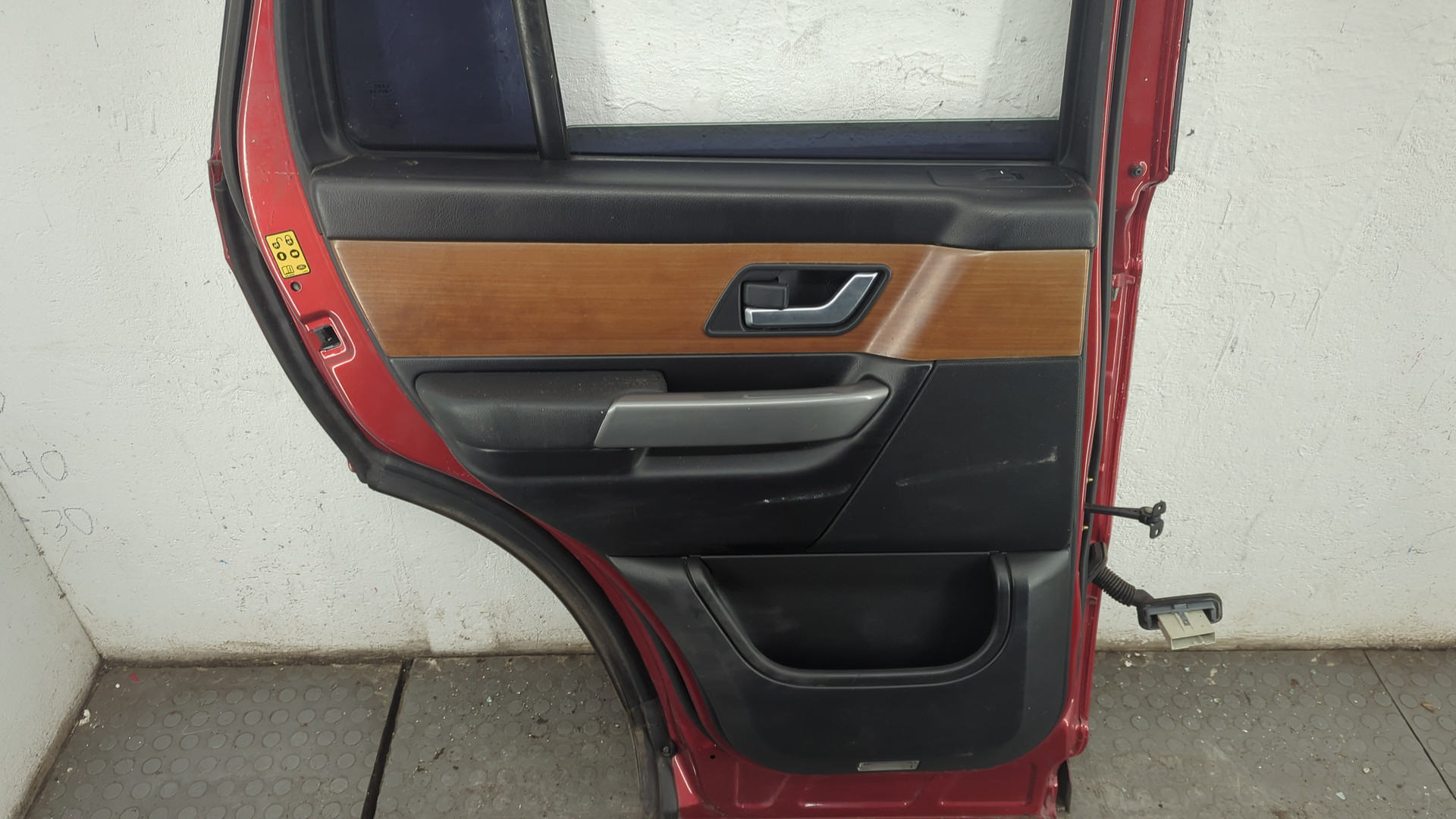 Дверь задняя левая