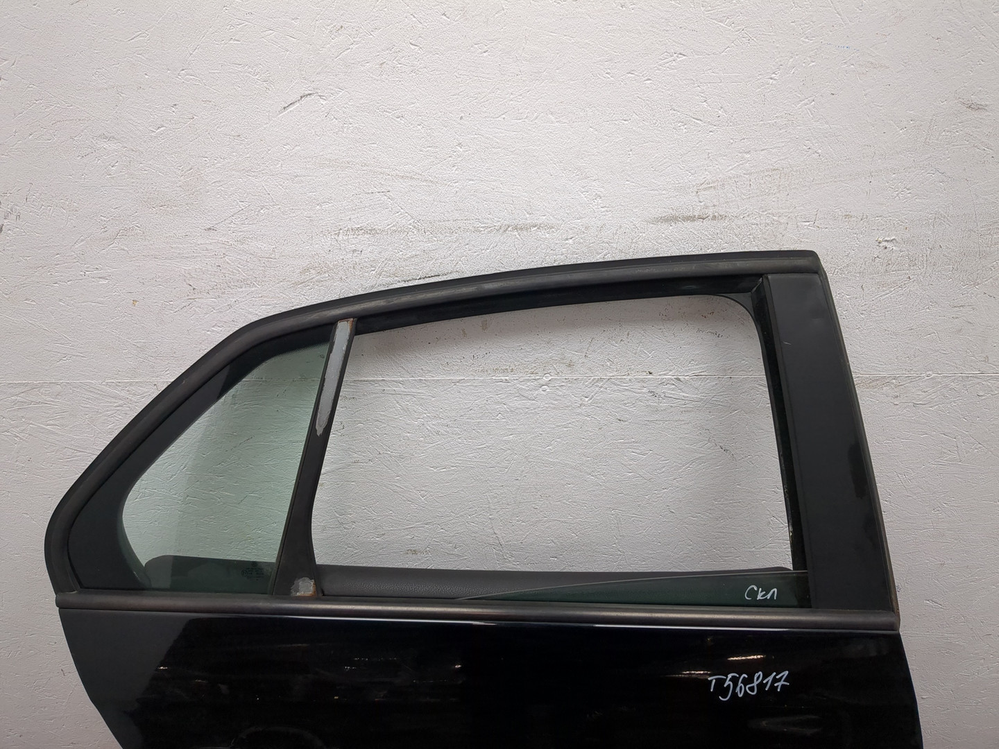 Дверь задняя правая