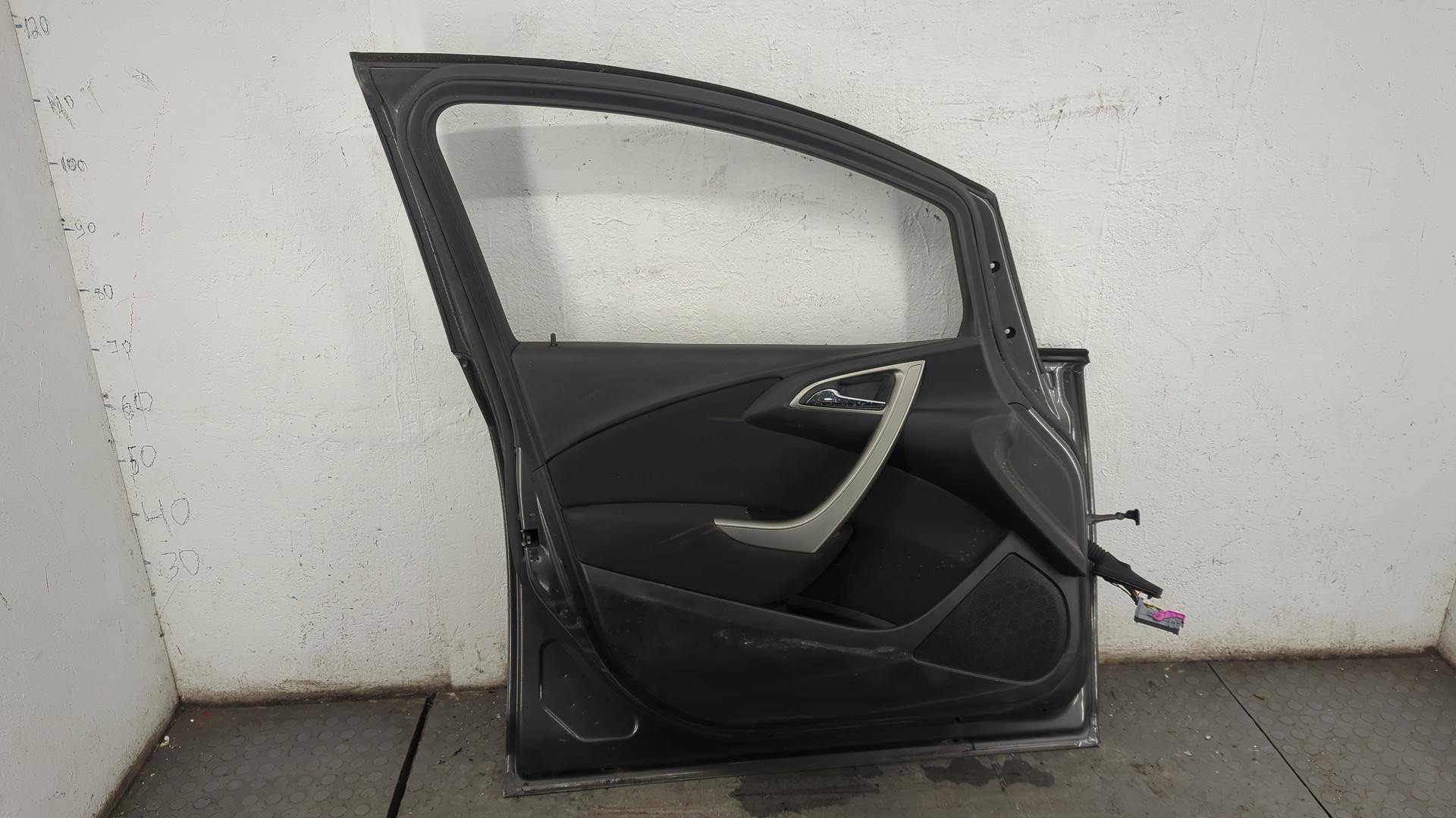 Дверь передняя левая