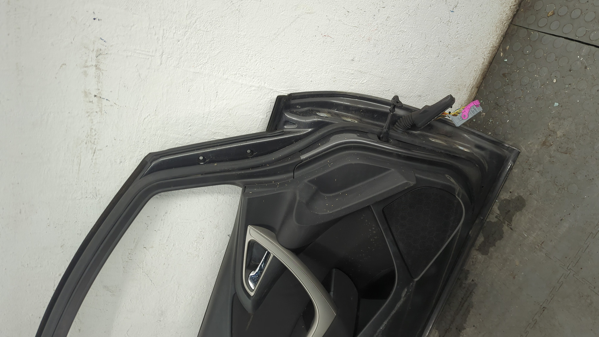 Дверь передняя левая