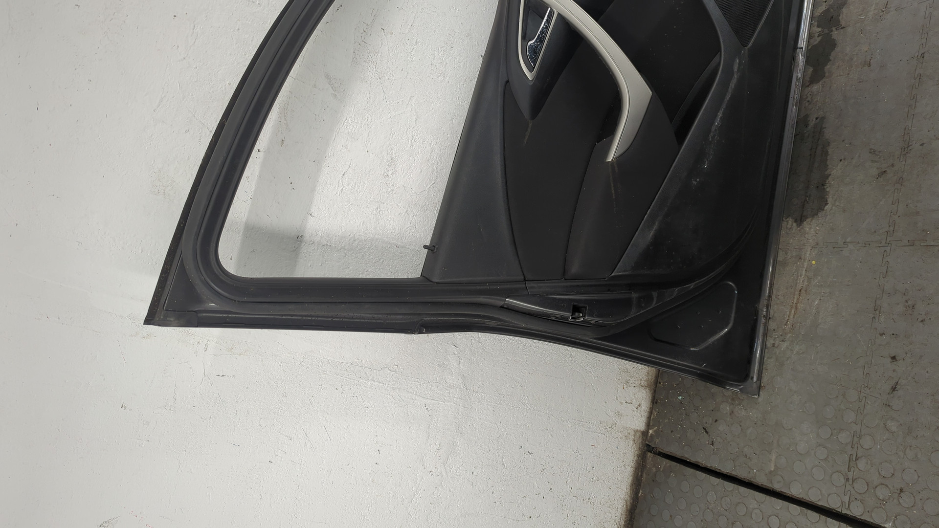 Дверь передняя левая