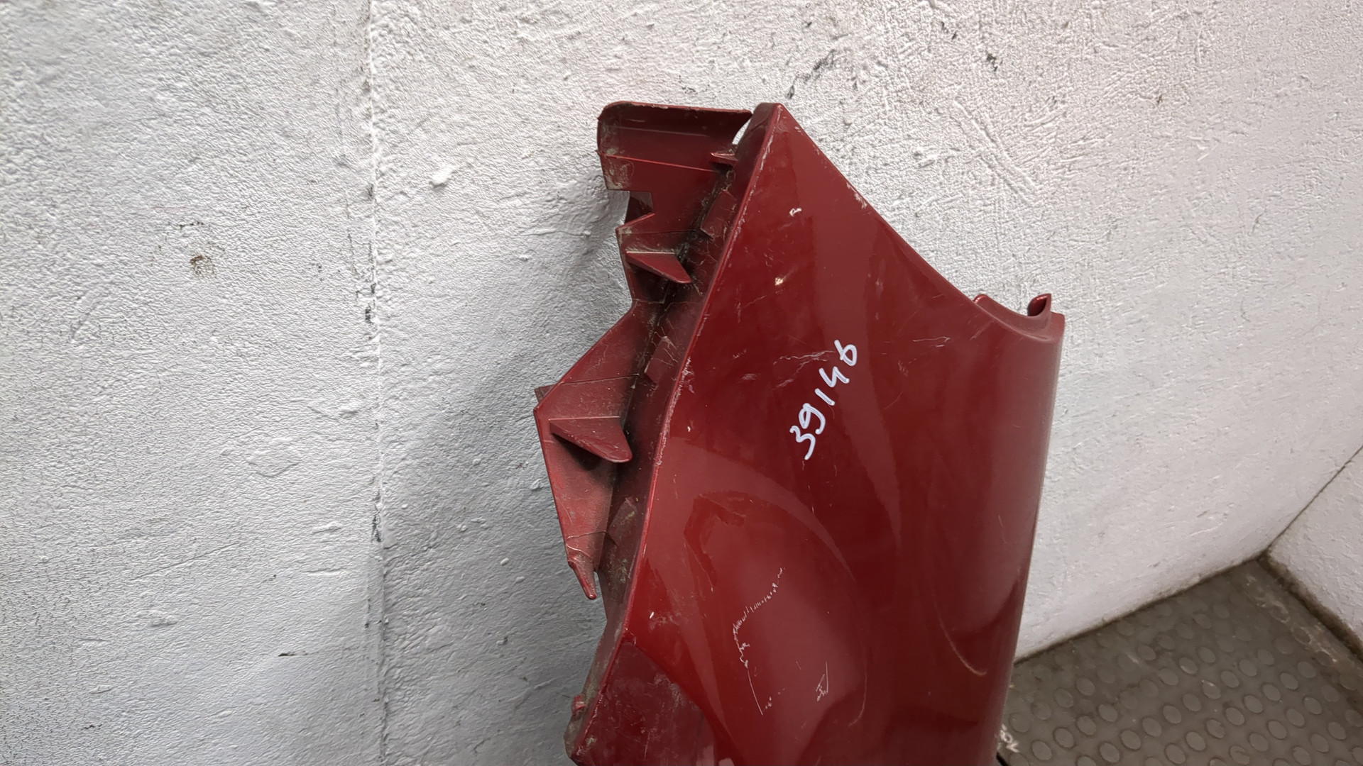 Крыло переднее левое