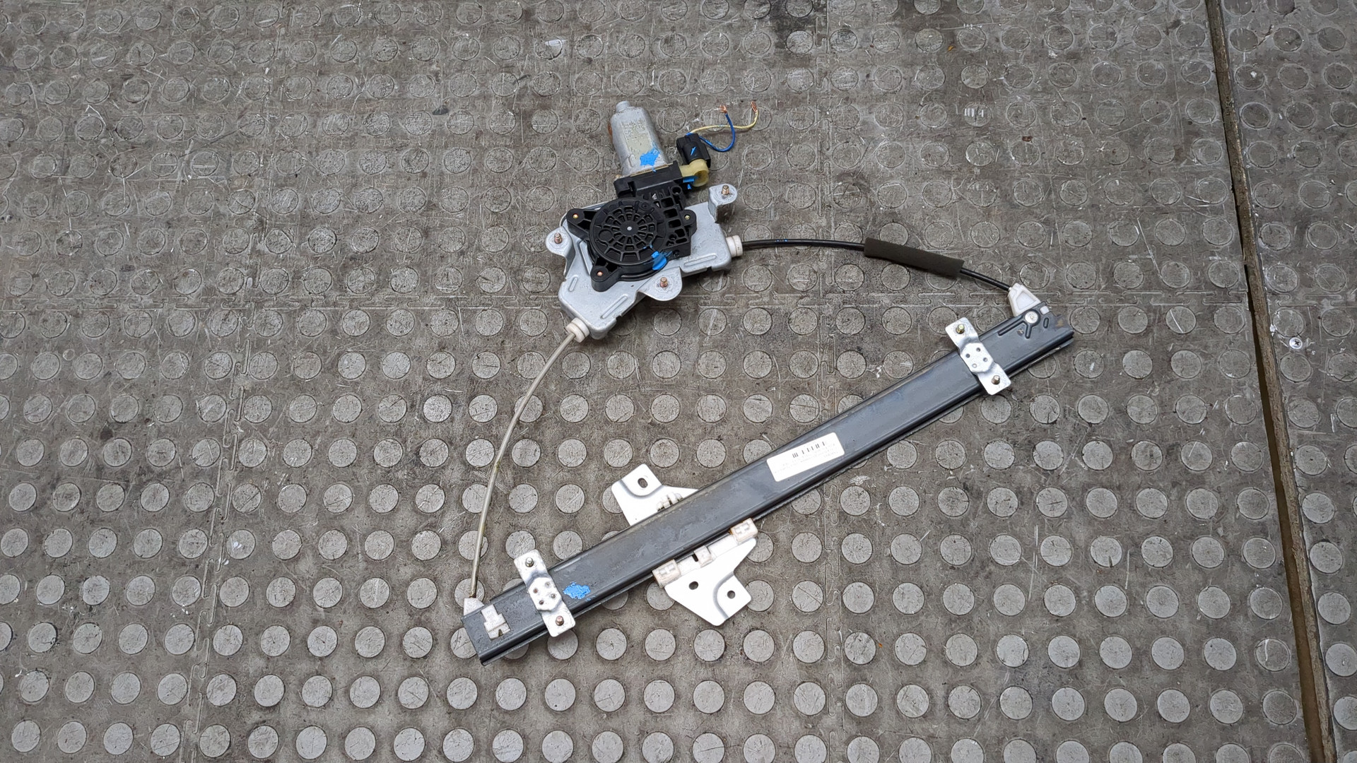 Стеклоподъемник электр. передний правый