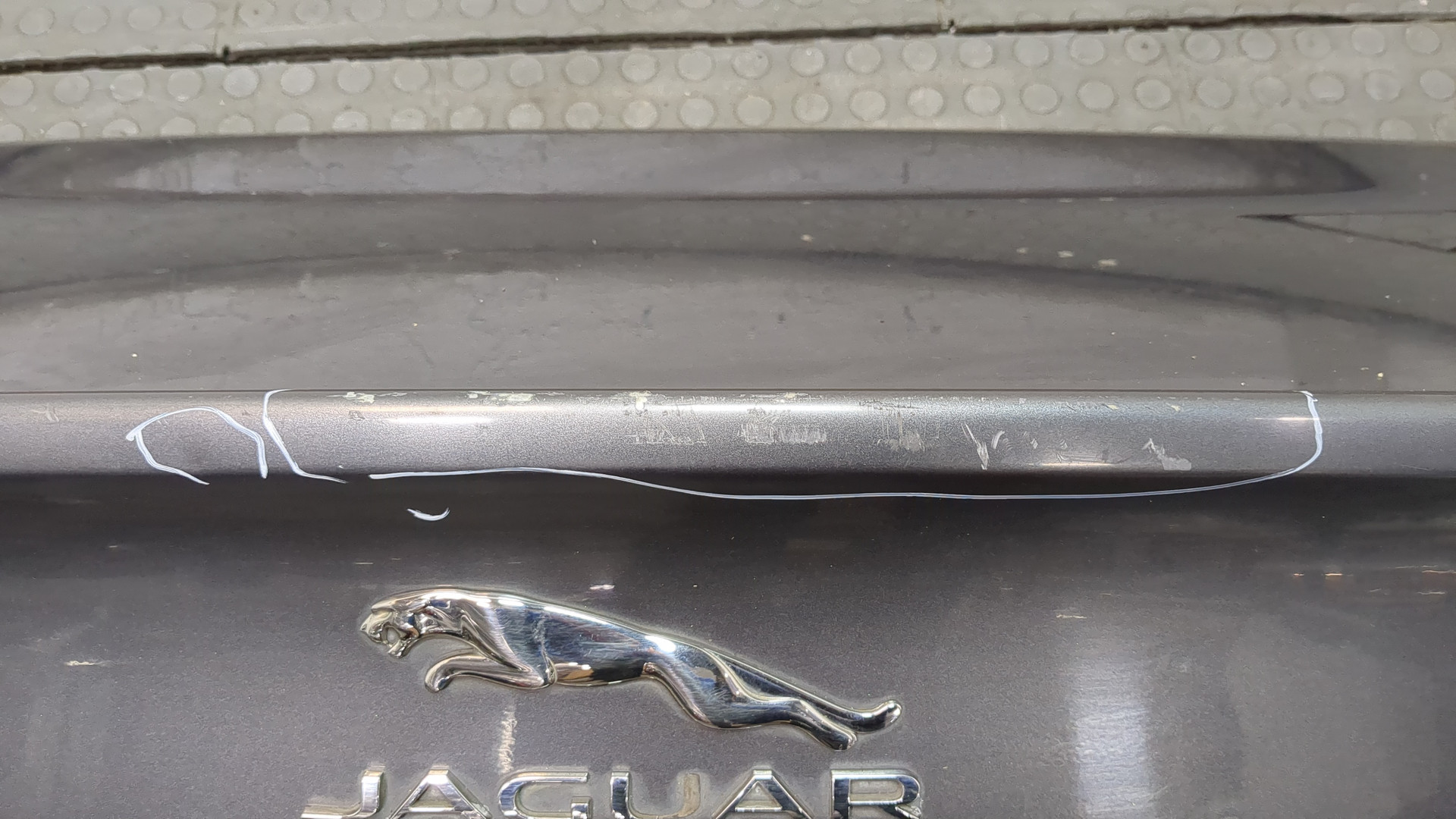 Дверь багажника