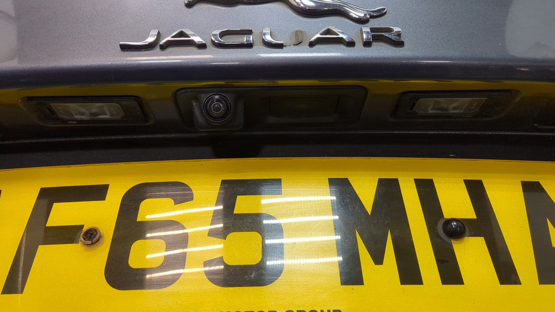 Дверь багажника