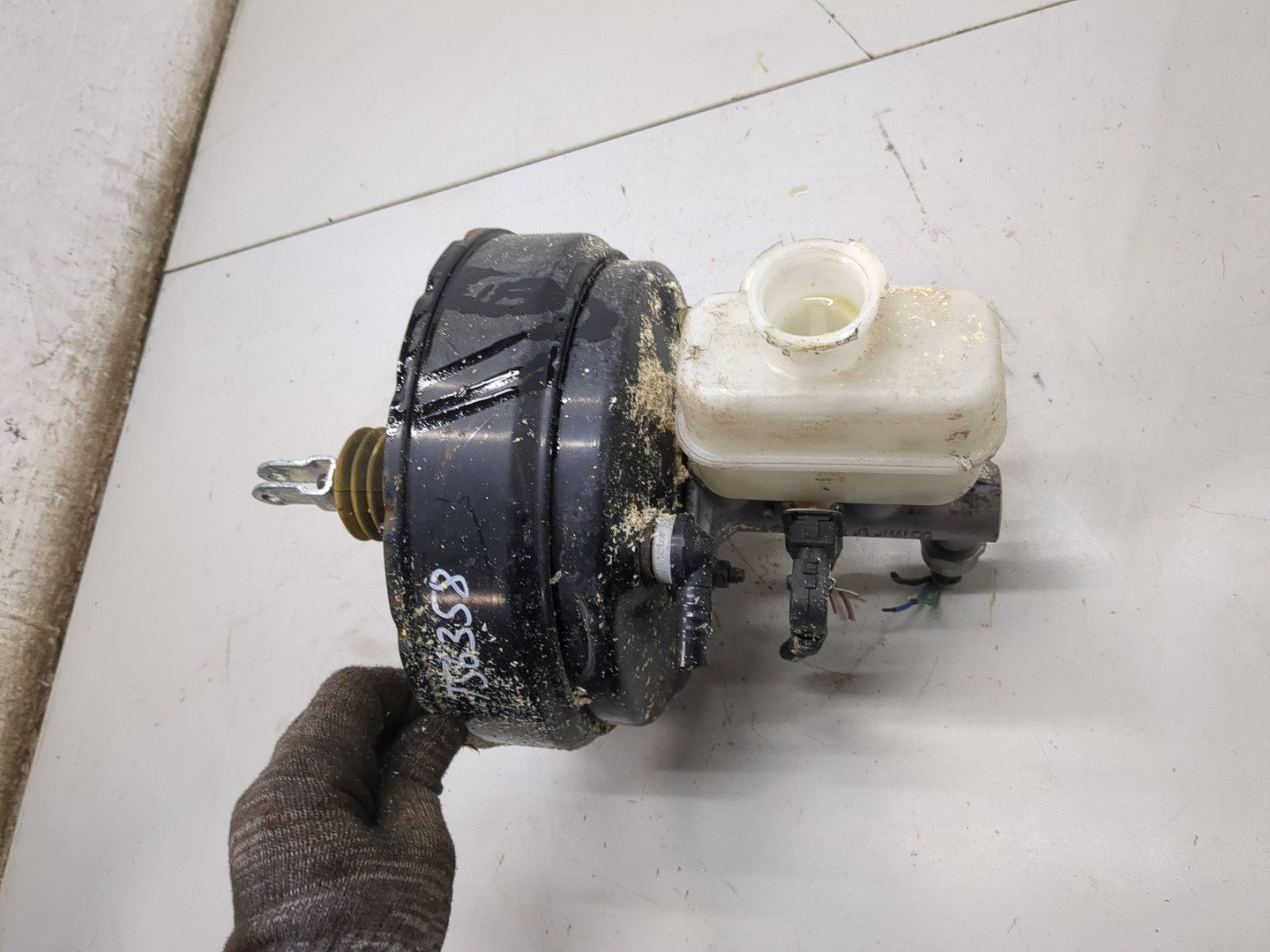 Цилиндр тормозной главный