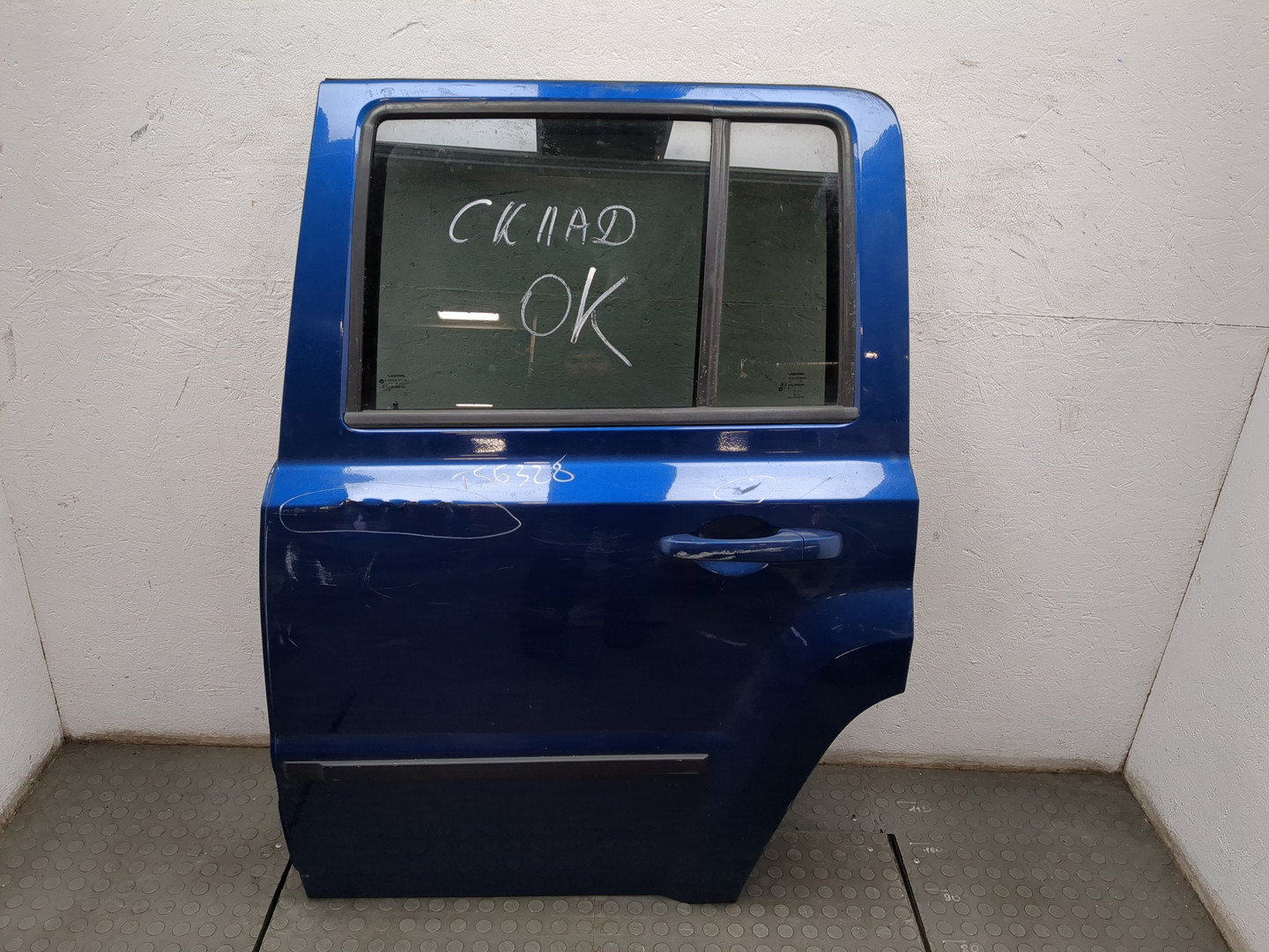 Дверь задняя левая