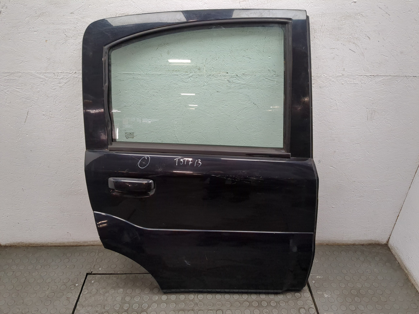 Дверь задняя правая