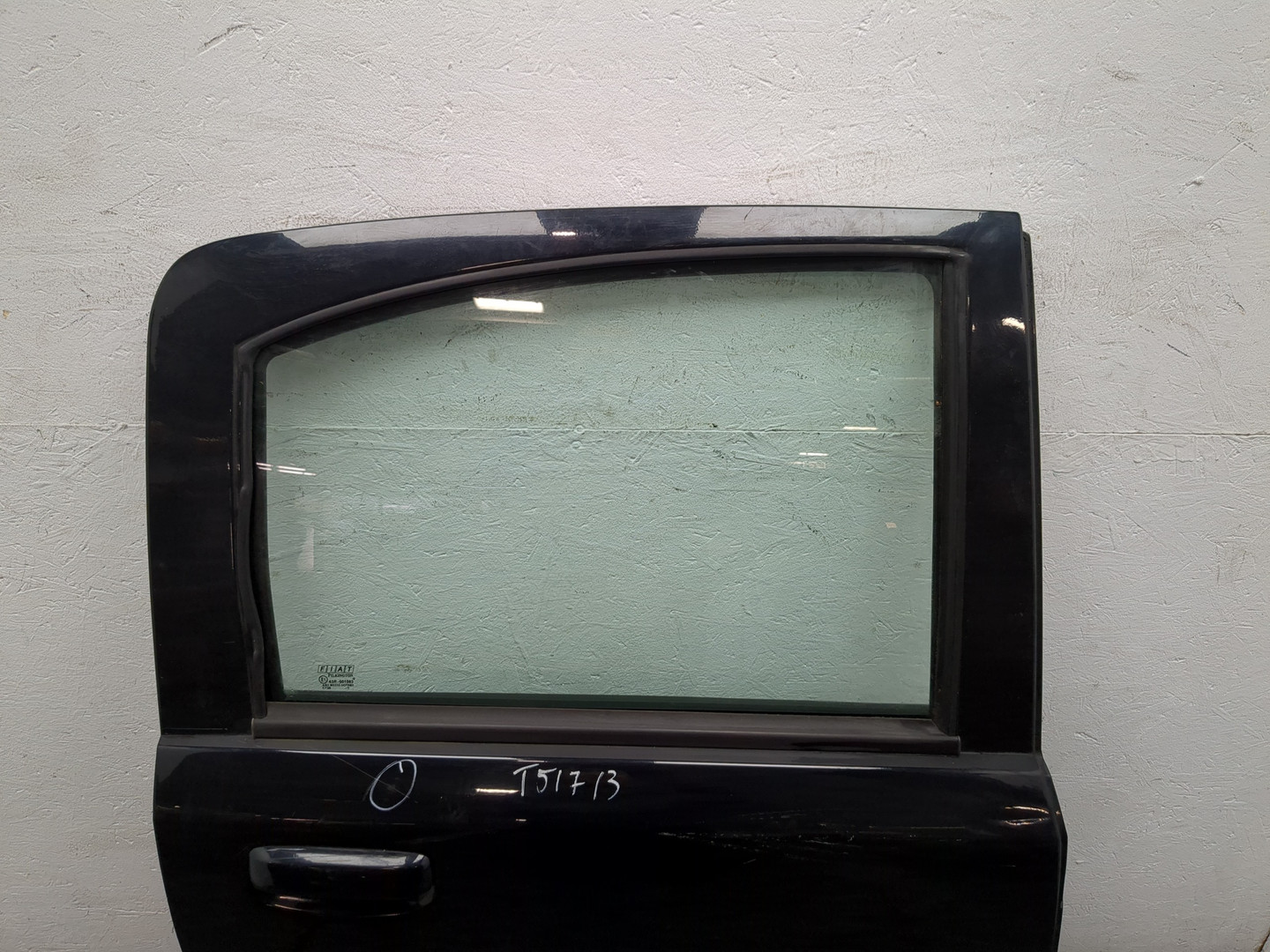 Дверь задняя правая