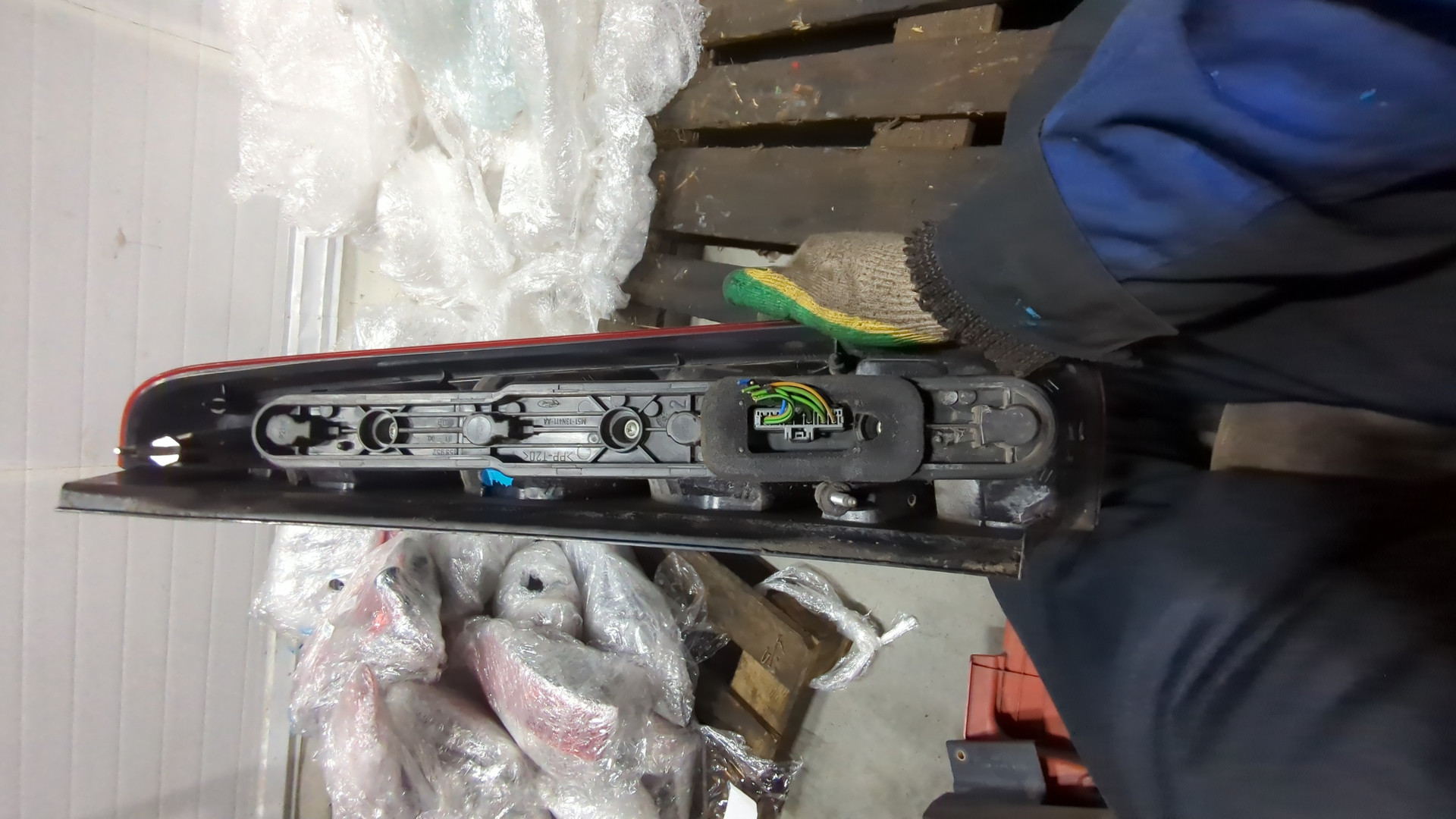 Фонарь задний левый