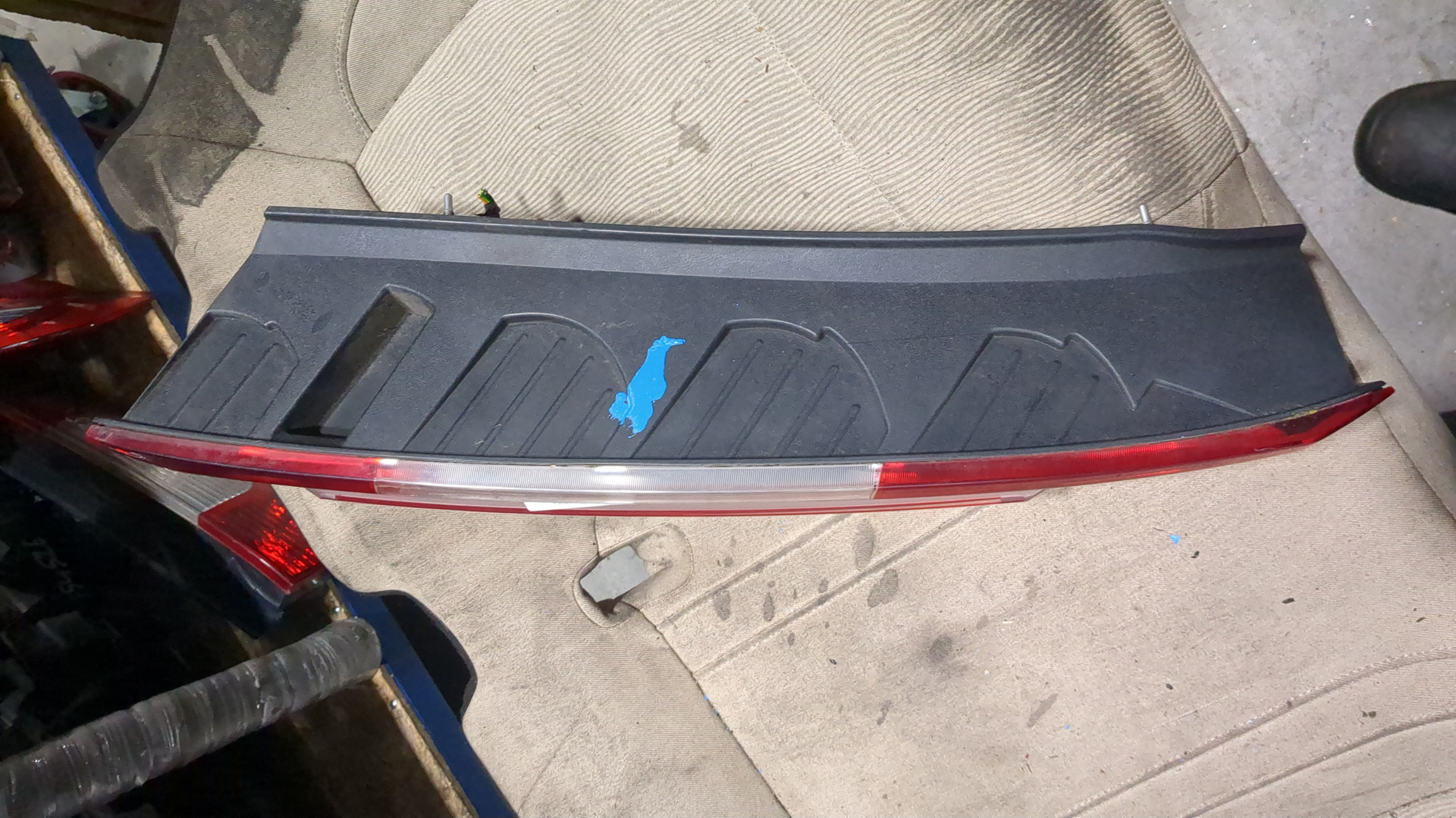 Фонарь задний правый