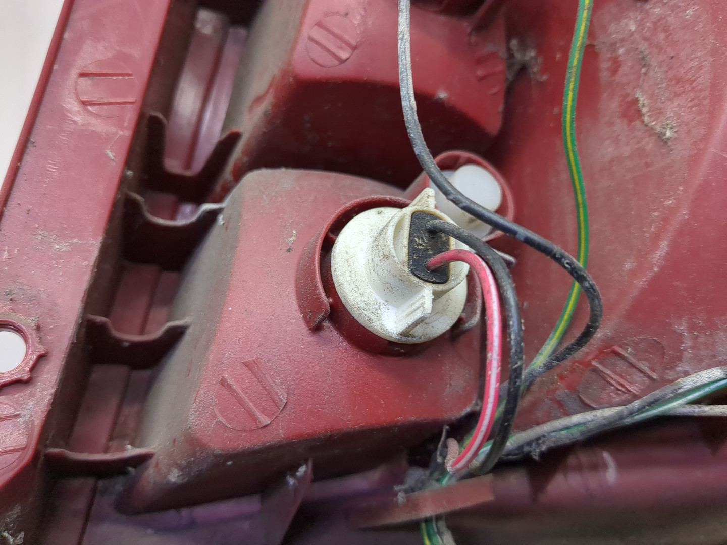 Фонарь задний левый