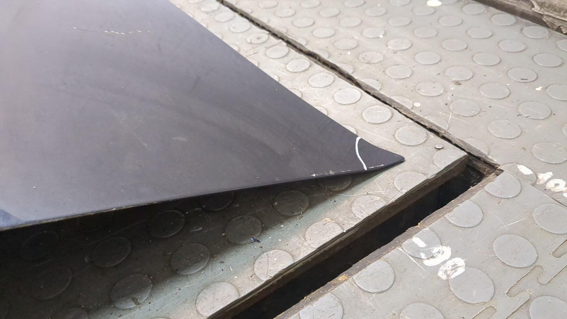 Дверь багажника