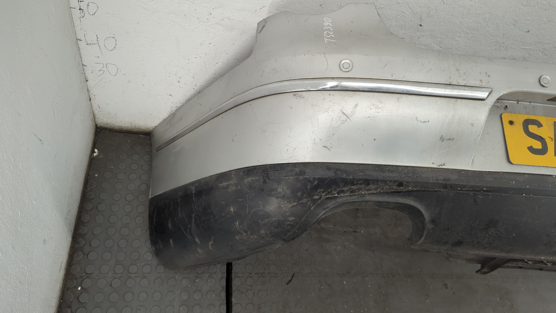 Бампер задний