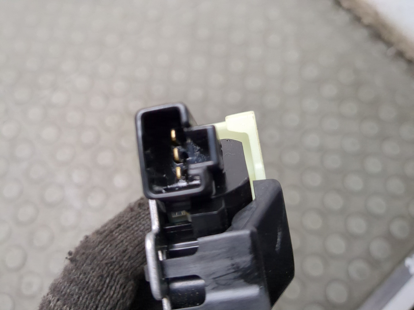 Замок багажника