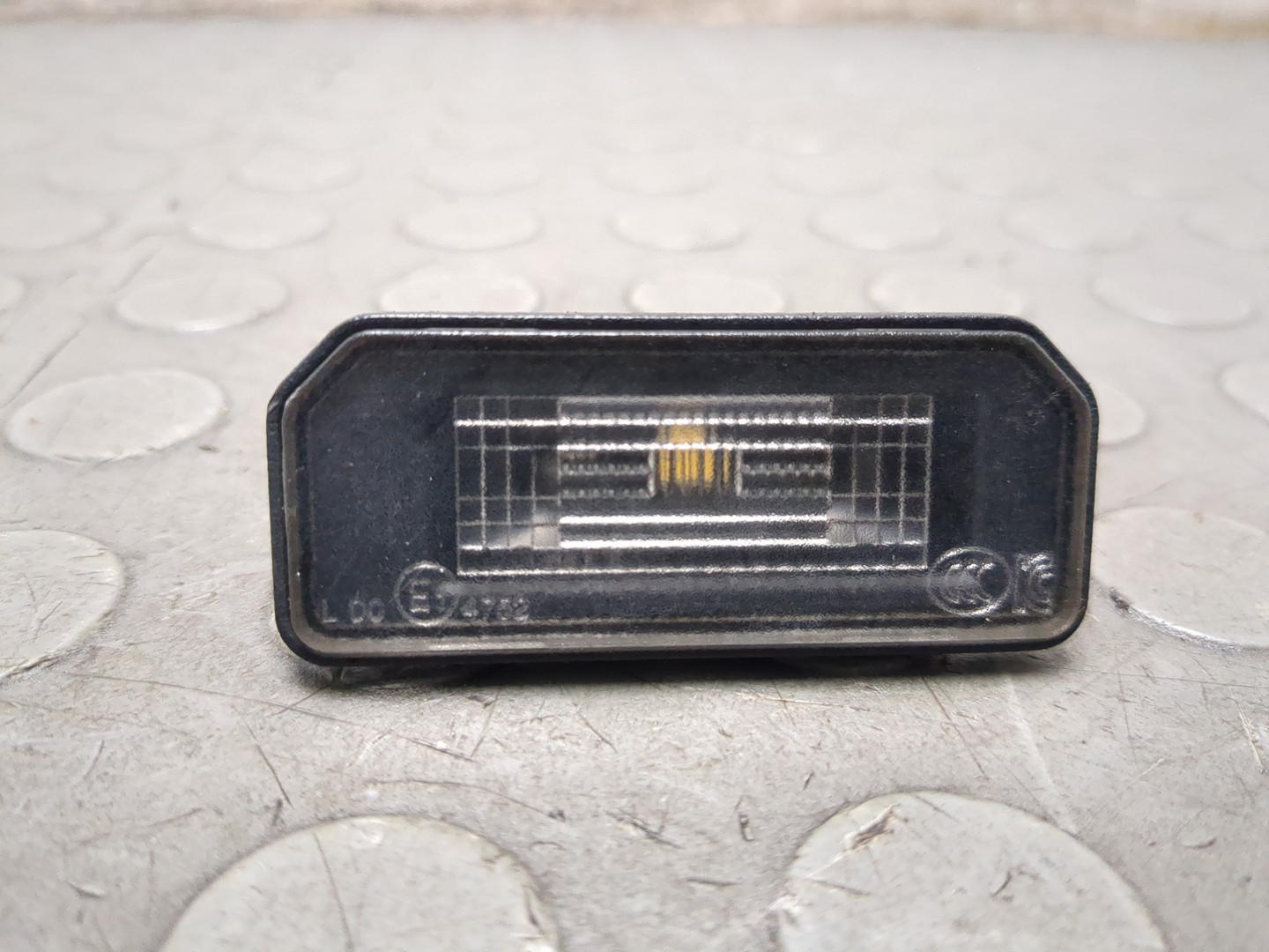 Фонарь подсветки номера