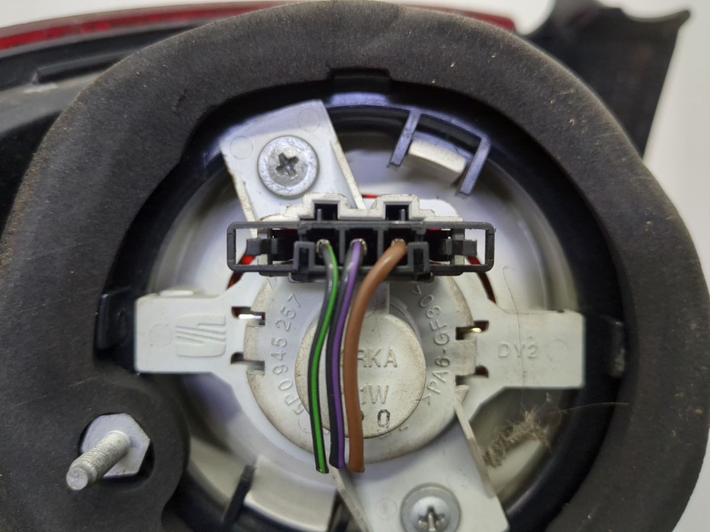 Фонарь задний правый