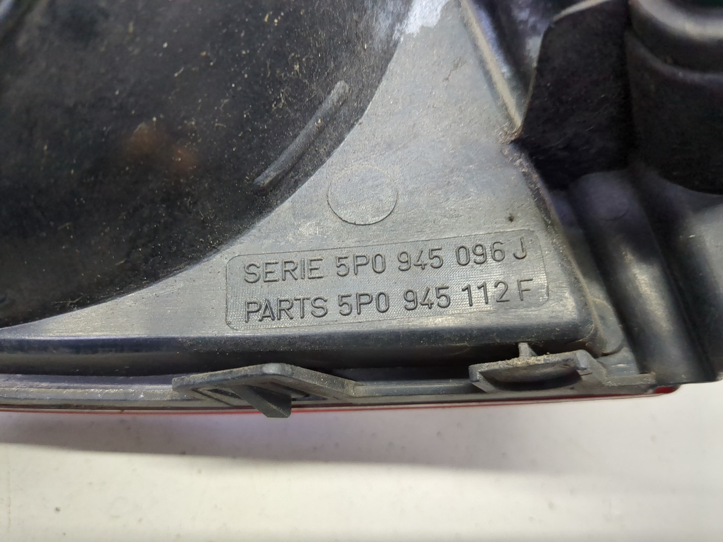 Фонарь задний правый