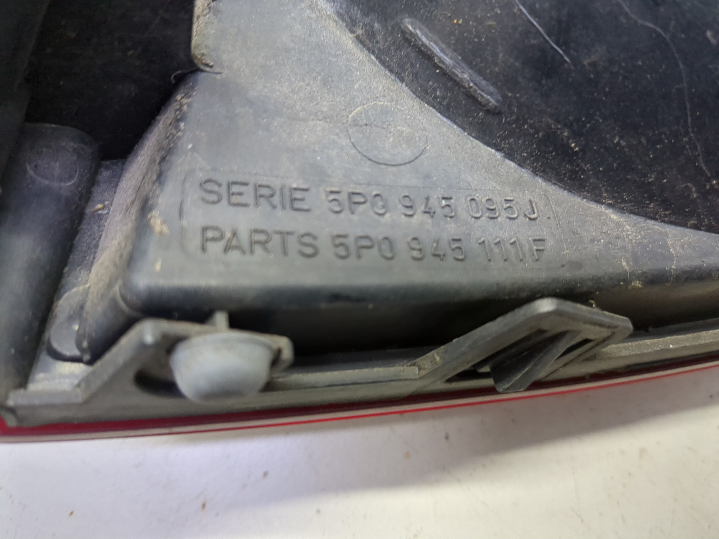 Фонарь задний левый