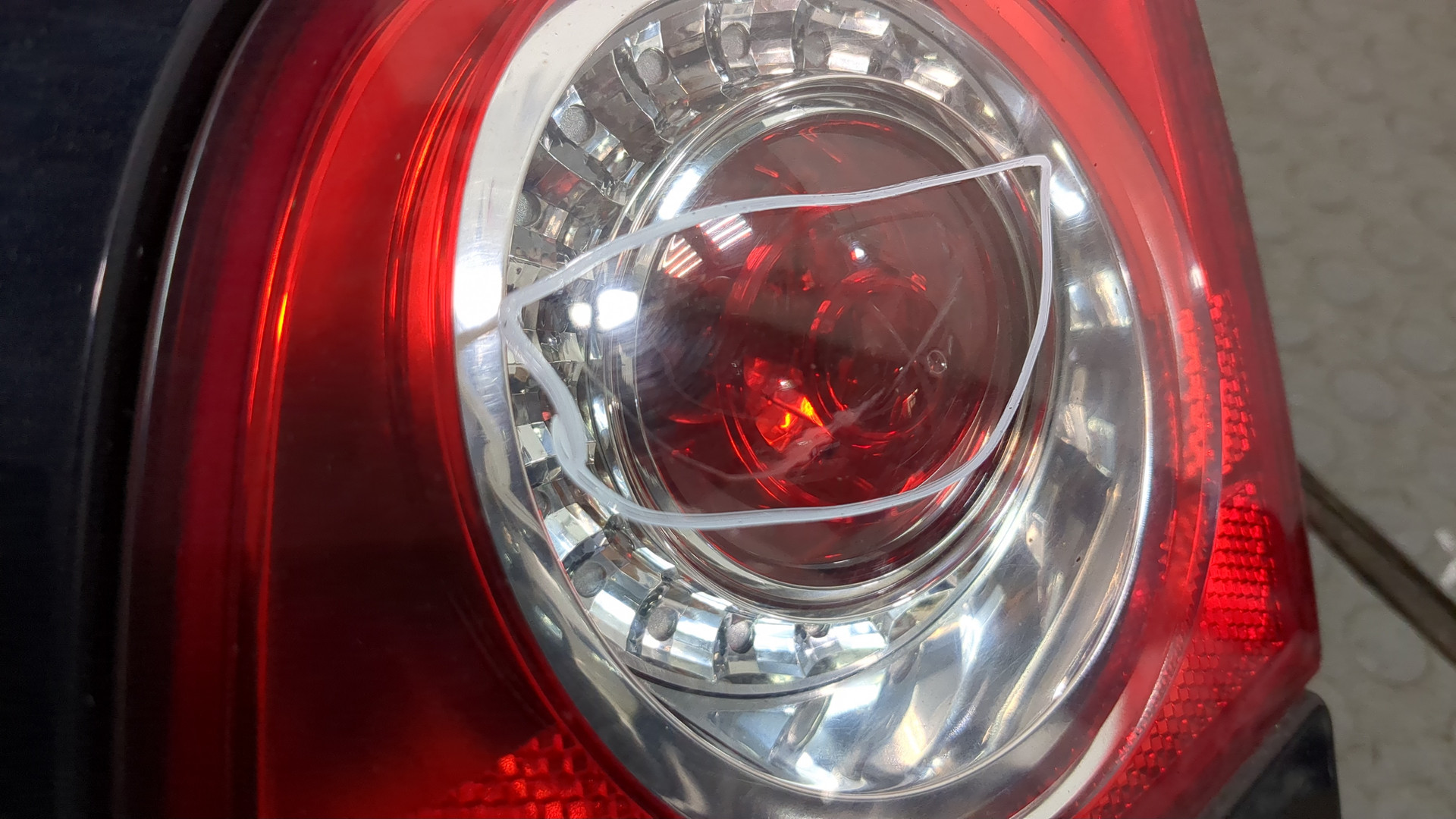 Дверь багажника