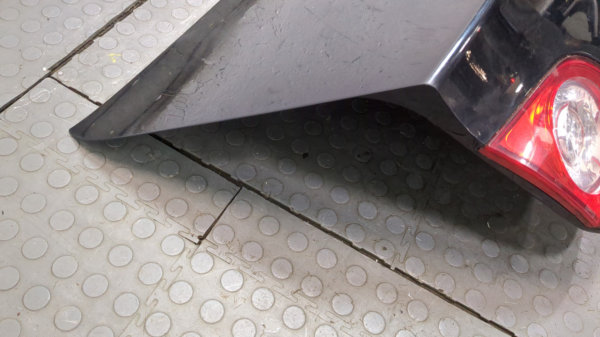 Дверь багажника